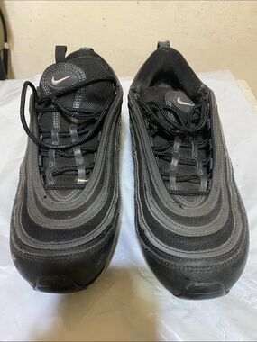 Nike Black and Gray Low-Top Men's Sneakers Very Good condition Open to Offers!